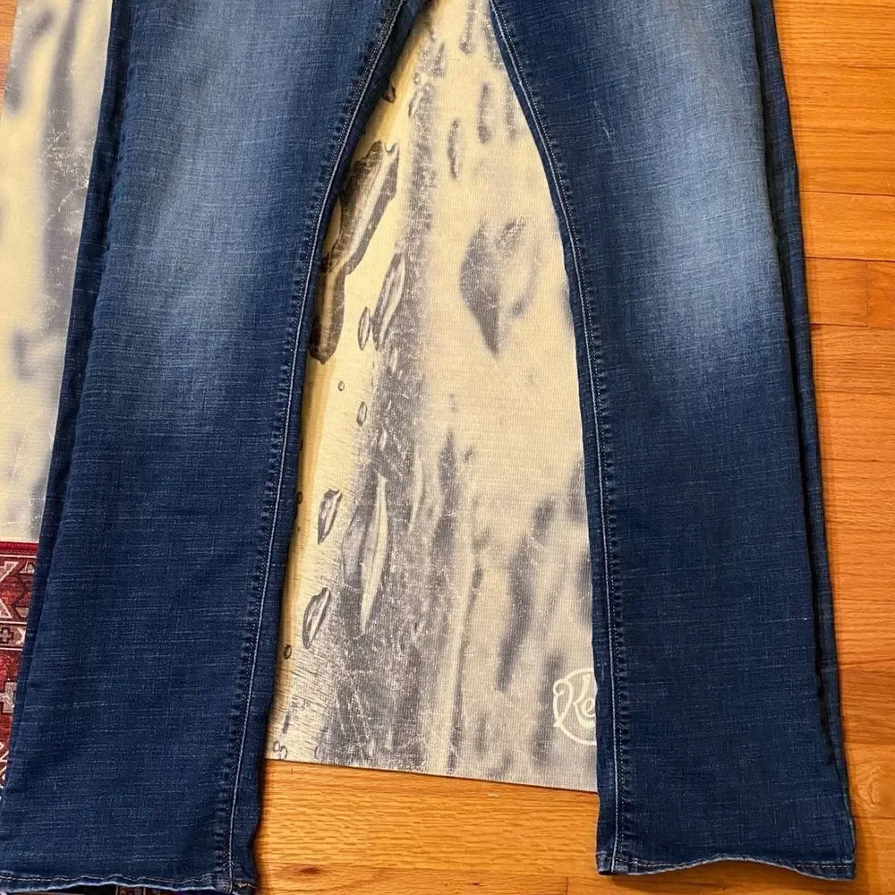 Levi’s Denizen Slim Straight Fit Blue Jeans size 36x34see pics re measurements